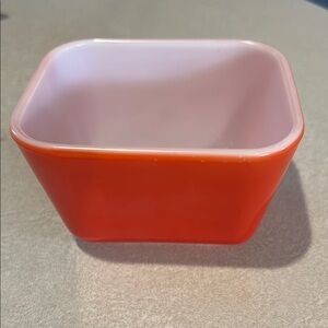 Vntge Pyrex 501-B 1½ Cup Primary Red‎ Refrigerator Dish